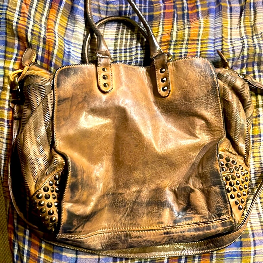 Giorgio Brato woman’s beautiful leather bag. Handles and cross body strap